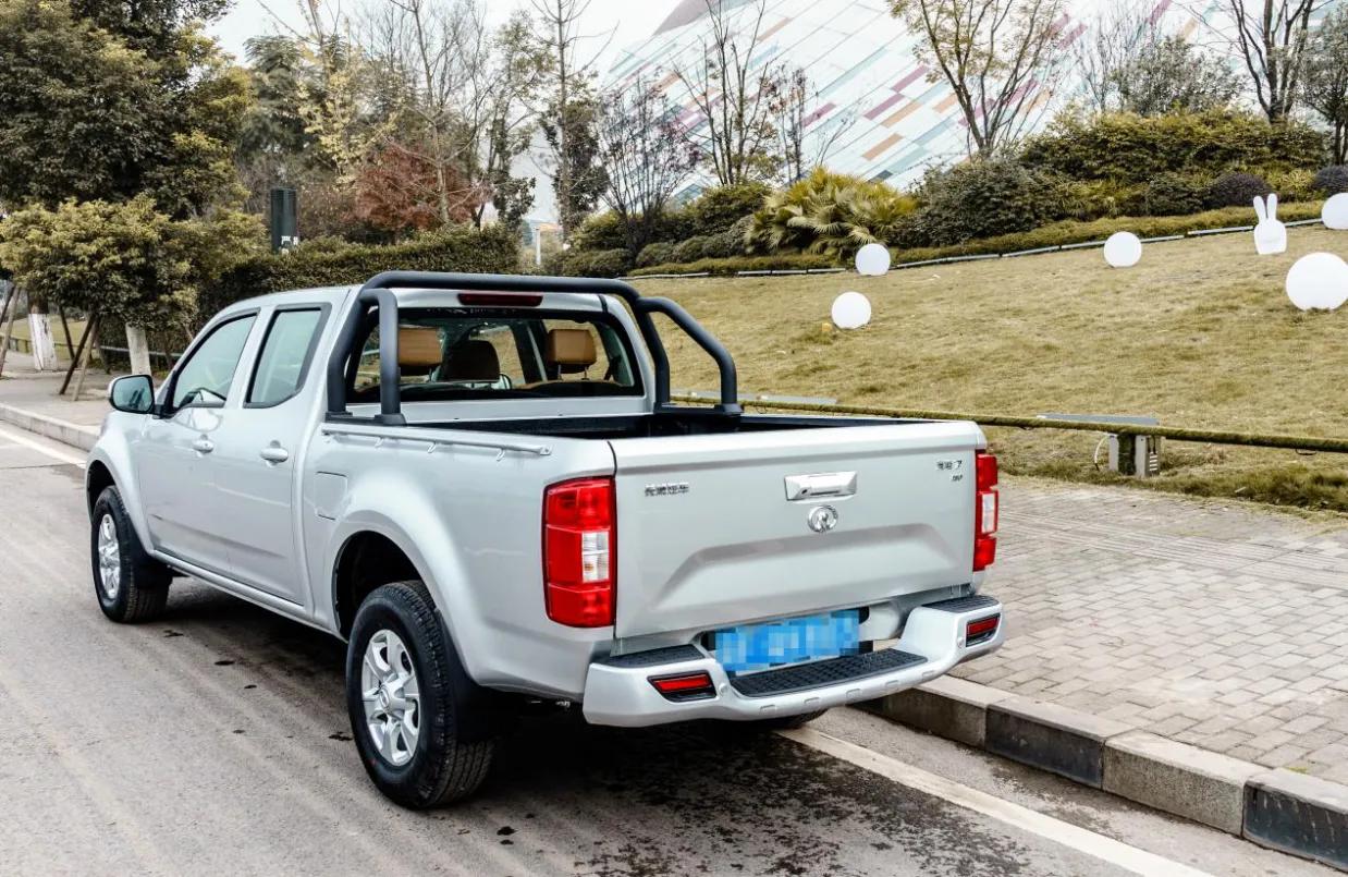 小伙在线分享创业经，风骏7强动力低油耗，致富宝藏车！