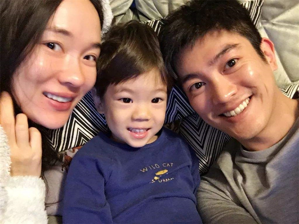 杜江兒子“嗯哼”整容式長大，外貌變化不算啥，情商更令人折服