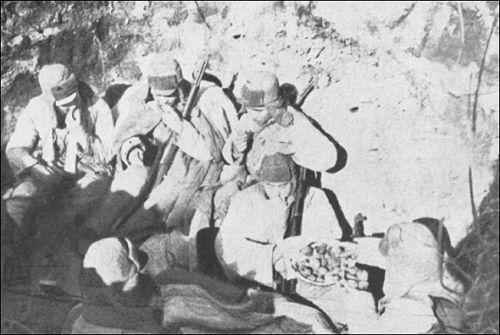 曾经的革命功臣贪污百亿后请求死缓，毛泽东斩