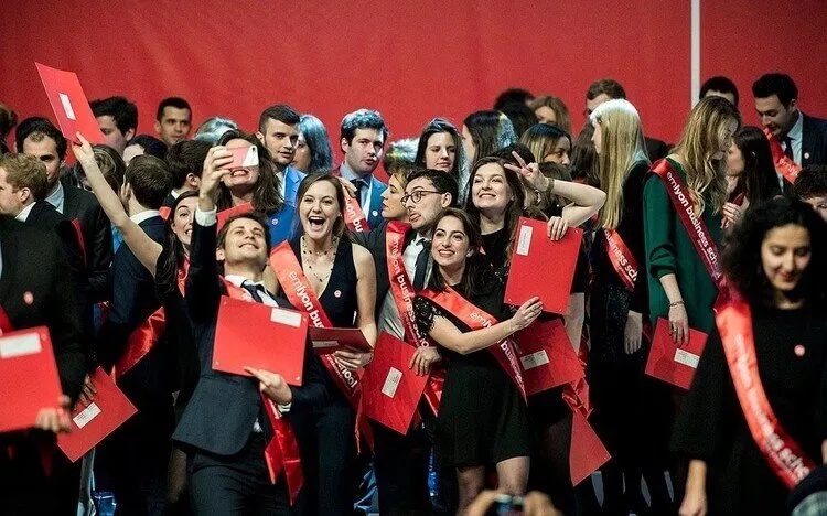 金融专业择校挑花眼？拥有CFA认证的法国高校盘点