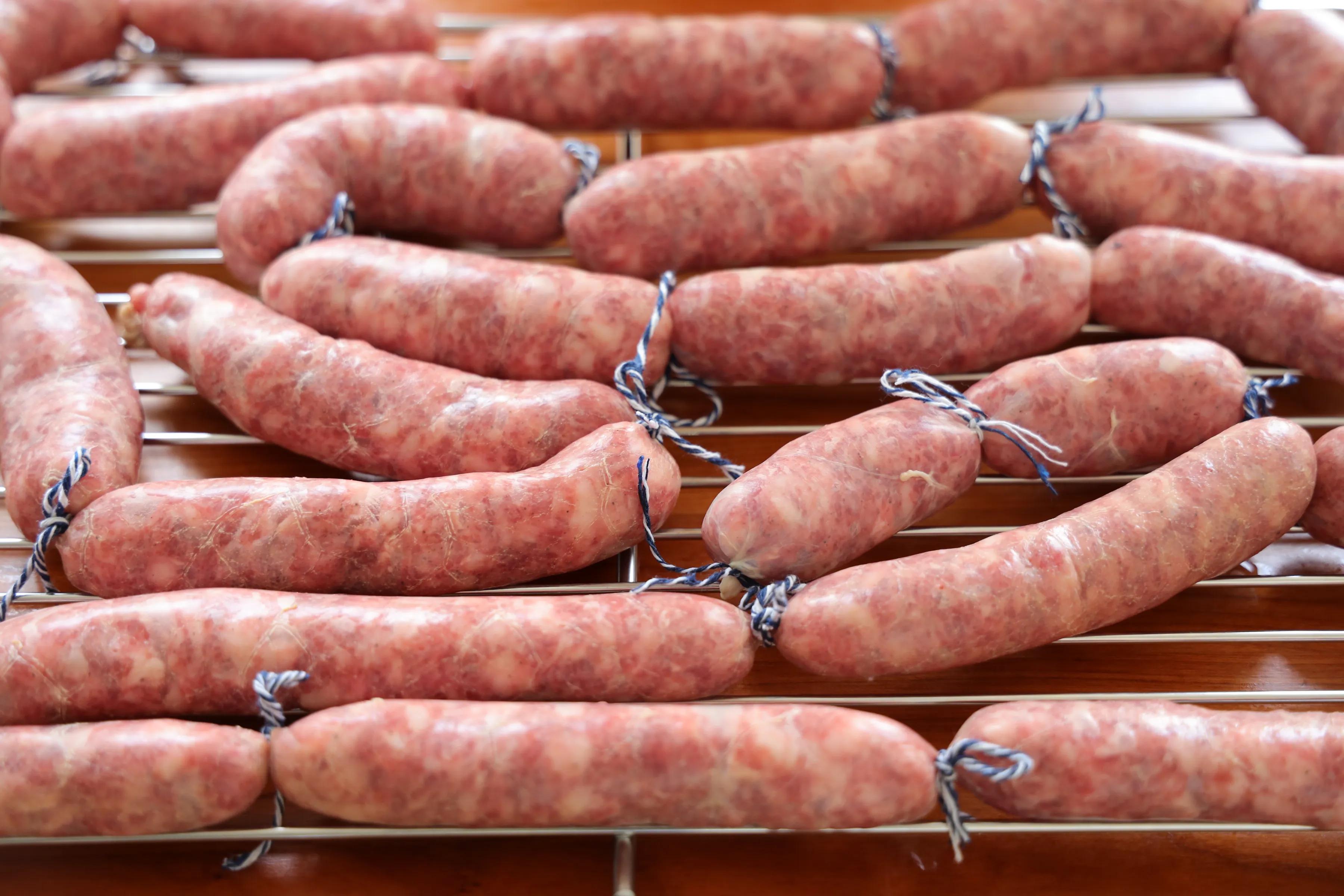 自制脆皮肠，纯肉馅儿吃起来太过瘾了，在家做无添加才健康