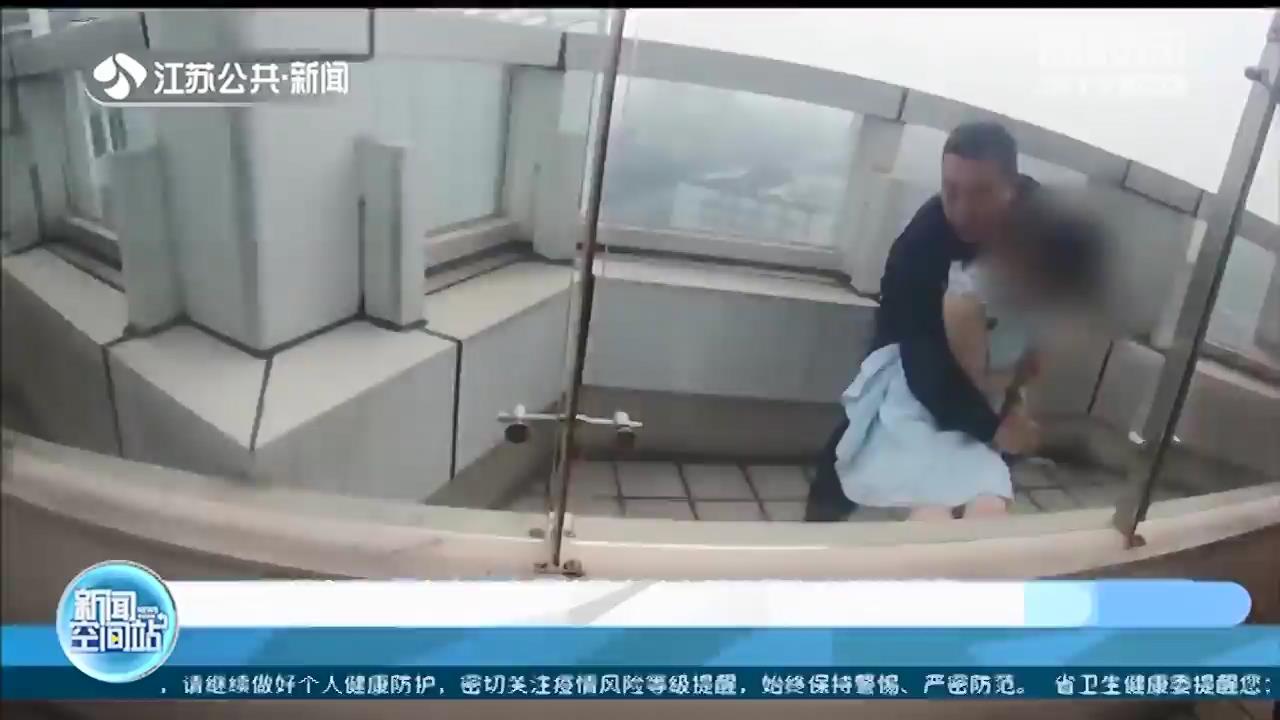 飞身！潜水！南京特警“火速救援”的现场画面曝光