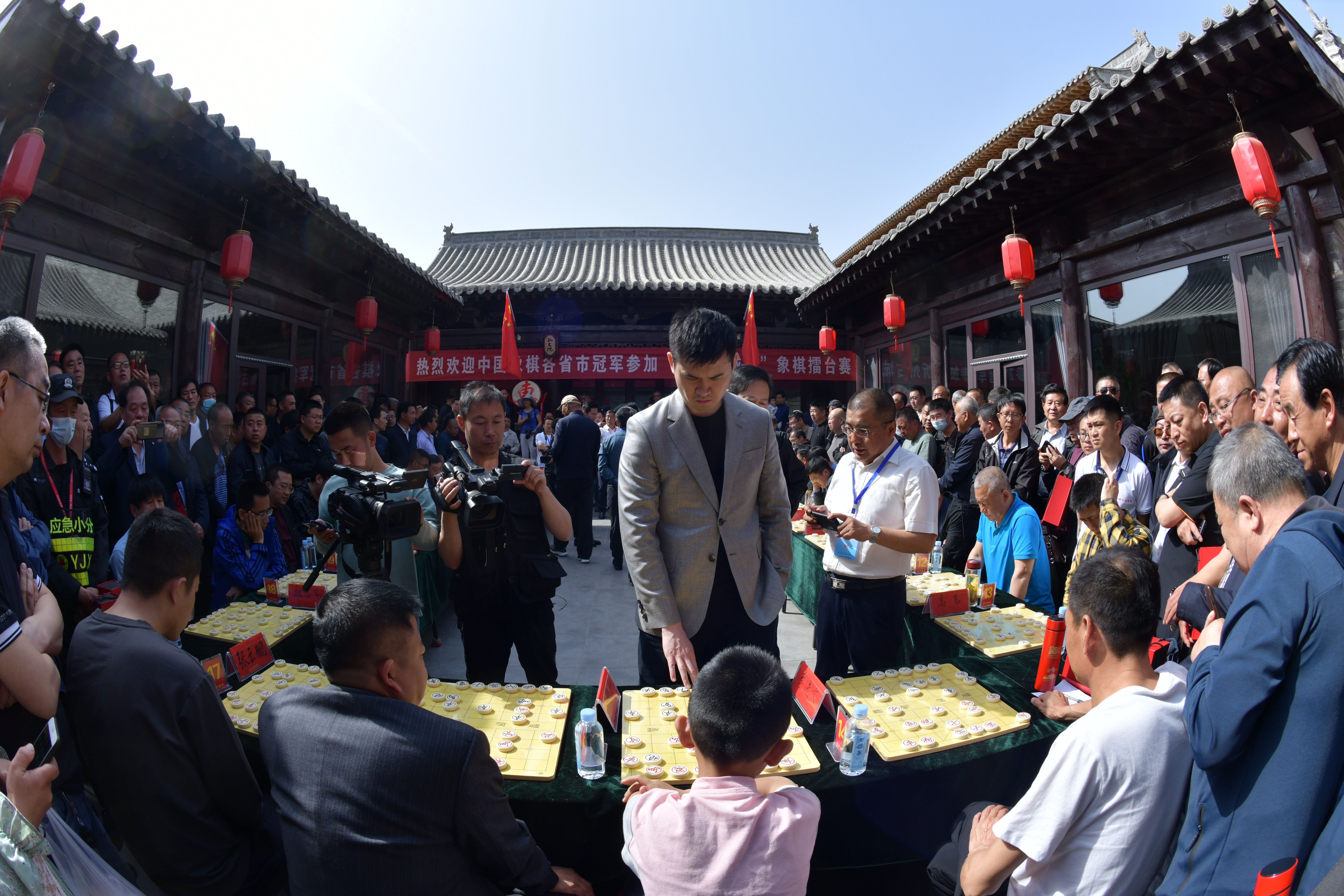 “忻州古城杯”中国象棋赛——王天一1对30车轮战表演赛成功举办