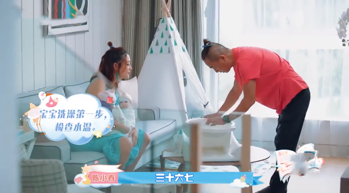 陳小春奶爸模擬考試，脫不下娃娃和尚服說別生了，應采兒說太遲了