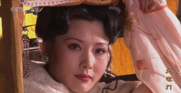 《大宅门》未解之谜，黄春、杨九红明明是情敌，为何能相安无事？