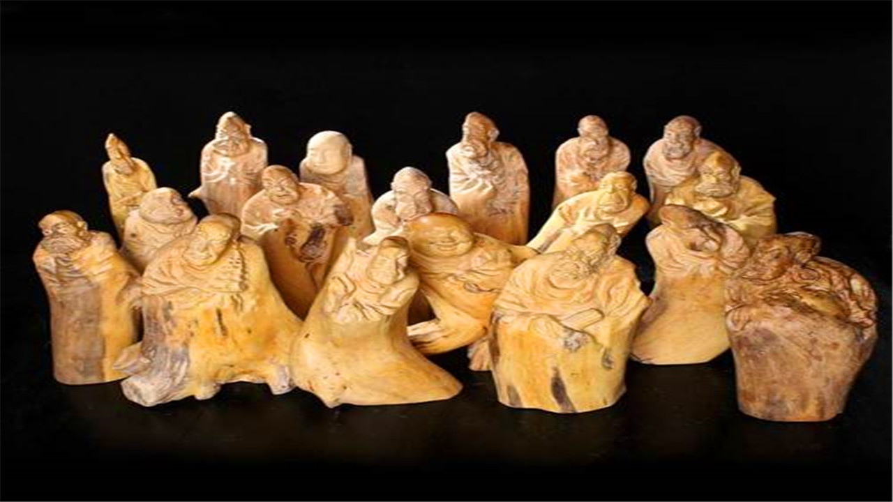 师傅用乌木雕出500罗汉，有人出价百万却毁约，再也卖不出了