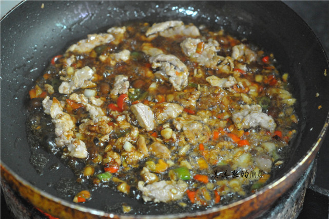 煮面条，水开出锅就错了！牢记1个小窍门，不粘不坨特筋道