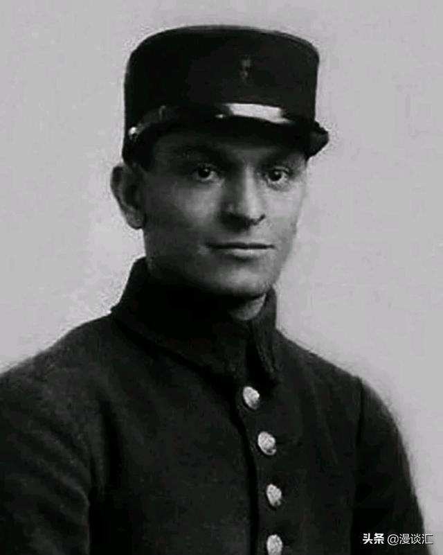 �������g���̈���΢Ц�挦���ڵ�Ӣ�ۂ��������_���ܠ�����