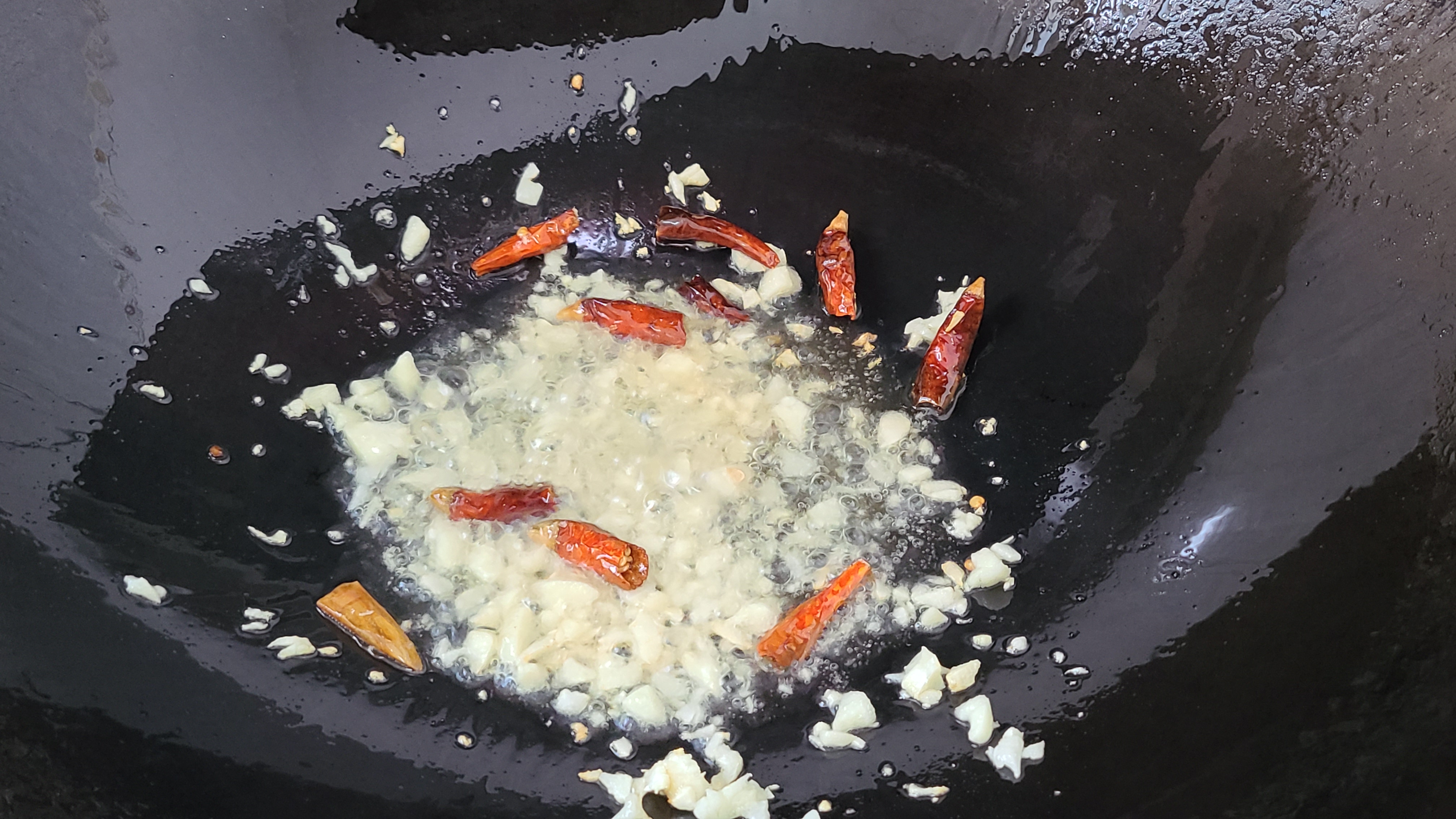 蒜蓉西蘭花，清淡好吃，做法很簡單，多吃蔬菜對身體好