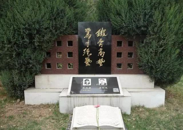 从被拐卖幼童到蜚声天下的名人，新凤霞为啥能扼住命运的咽喉？