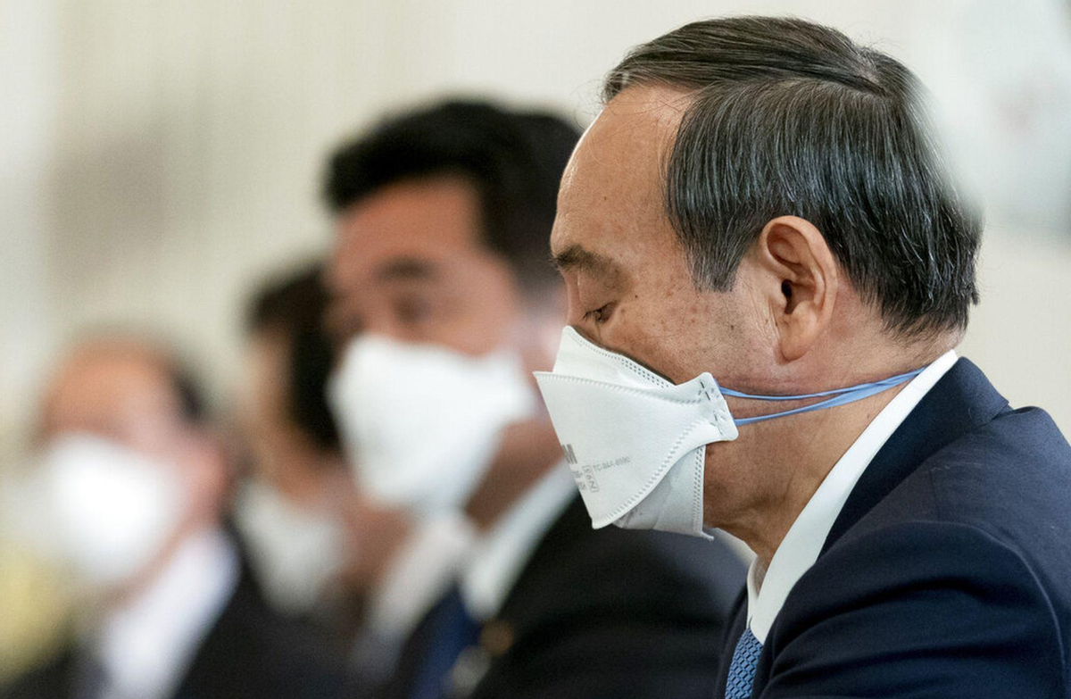 日本局勢徹底亂套？ 民眾在首相家門口抗議，菅義偉或面臨巨大難題