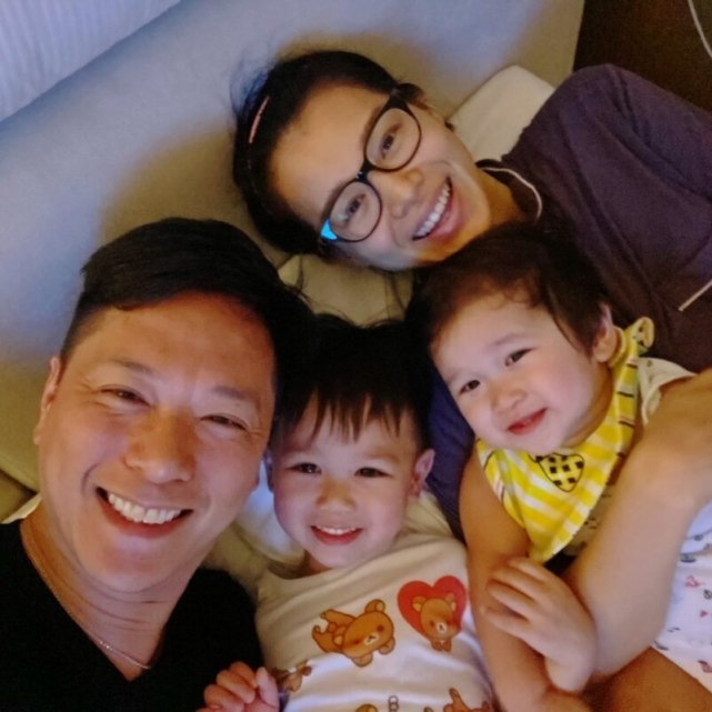 胡杏儿官宣怀孕后首次挺6月巨肚现身，自曝生完第三胎即封肚