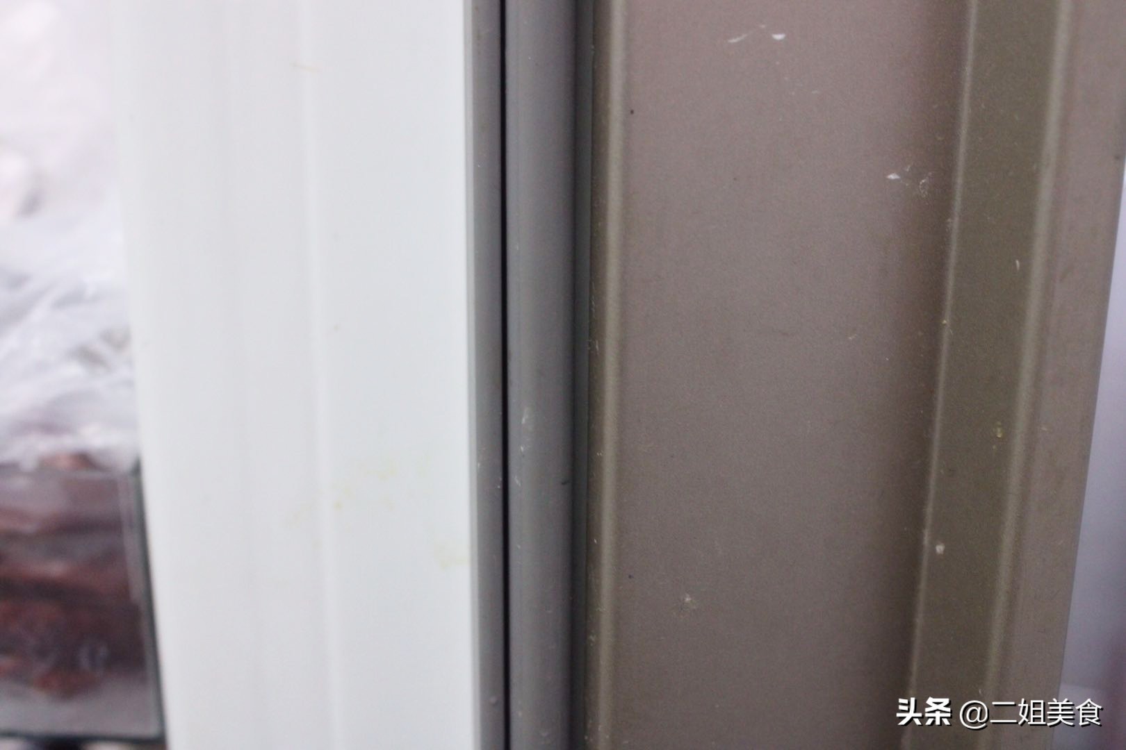 保存食物的冰箱裡放一張紙，太聰明了，用途花錢買不到，真實用