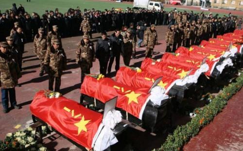 都是烈士，为何在遗体上有的盖国旗，有的盖军旗？两者有何差别？