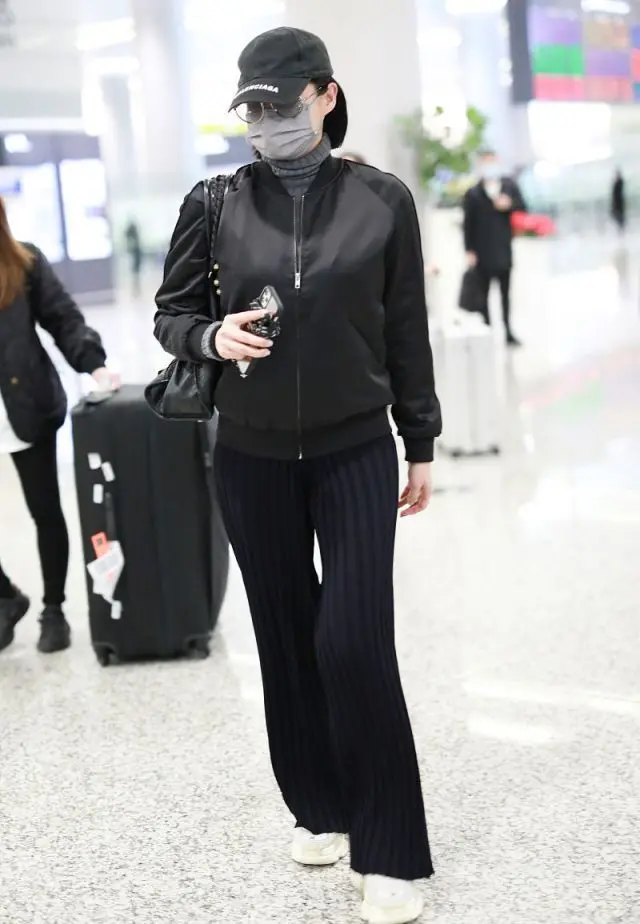 默契滿分！ 胡杏兒挺6月孕肚忙事業，李乘德化身奶爸分享帶娃日常