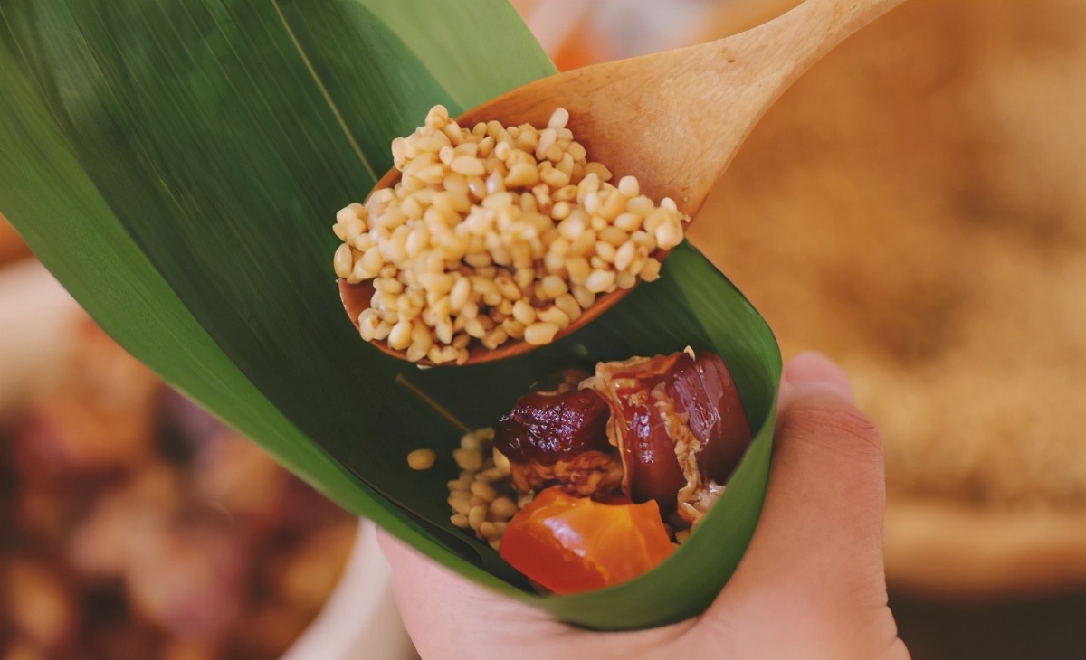 肉粽子怎么做更好吃？教您正确做法，肉香米糯，不用出去买