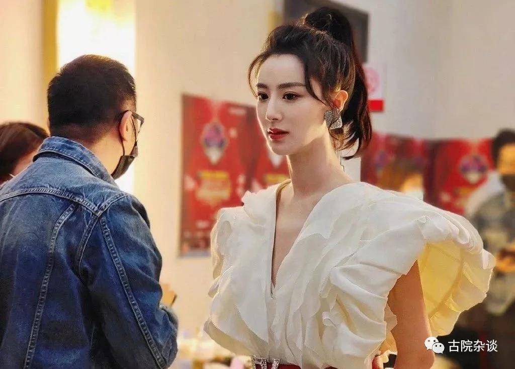 36岁薇娅突然停播住院手术：那些不要命的成年人