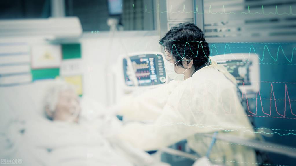 西安82岁老人死亡，家属说医院用错药，但医院说家属私自拔除氧气