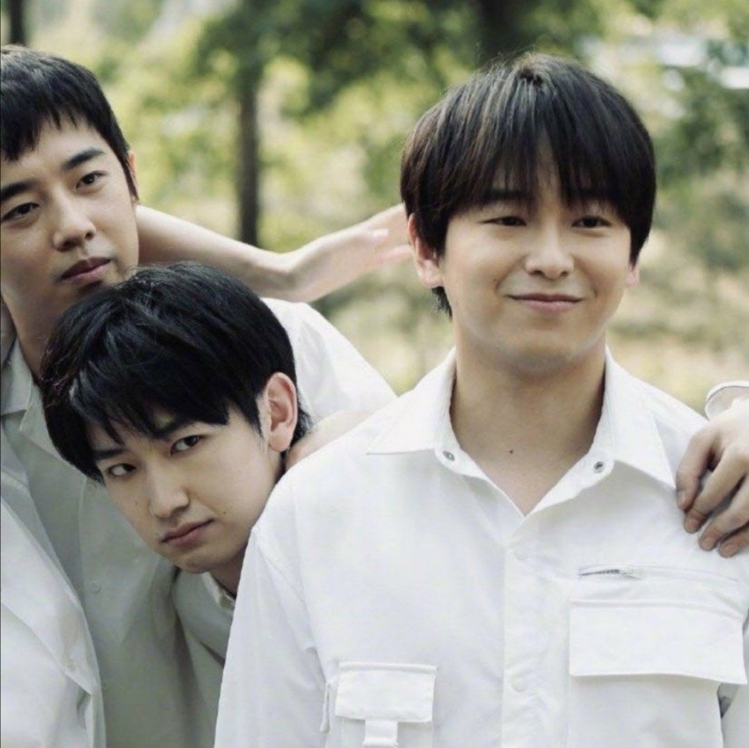 自拍他拍区别有多大？彭昱畅李易峰还好，看到