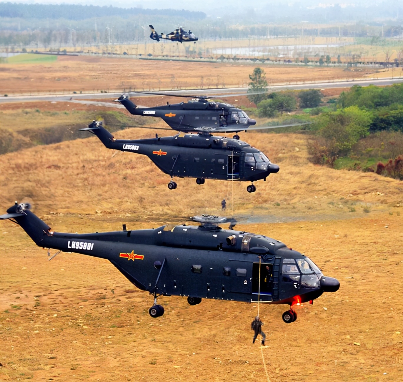 ������½��ֱ�����Աȣ������޵ж���˹û�䣬�й�ʵ����Σ�