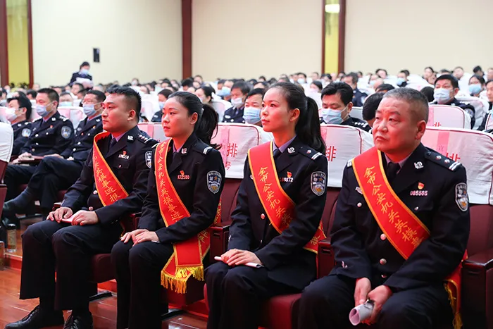 教育整頓信陽在行動丨信陽市公安局開展政治輪訓(xùn)穩(wěn)步推進(jìn)黨史學(xué)習(xí)教育和隊伍教育整頓