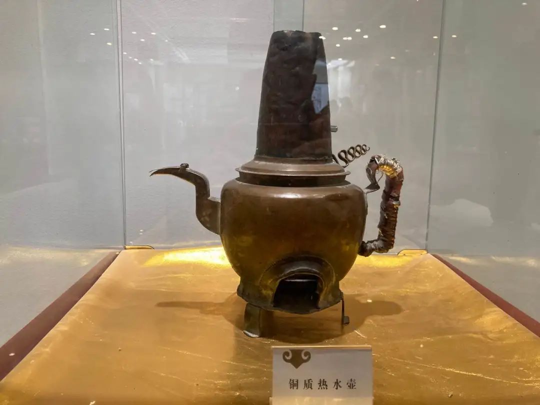 长春—通辽金秋首发团畅玩第二天：逛孝庄园、吃烧麦宴...