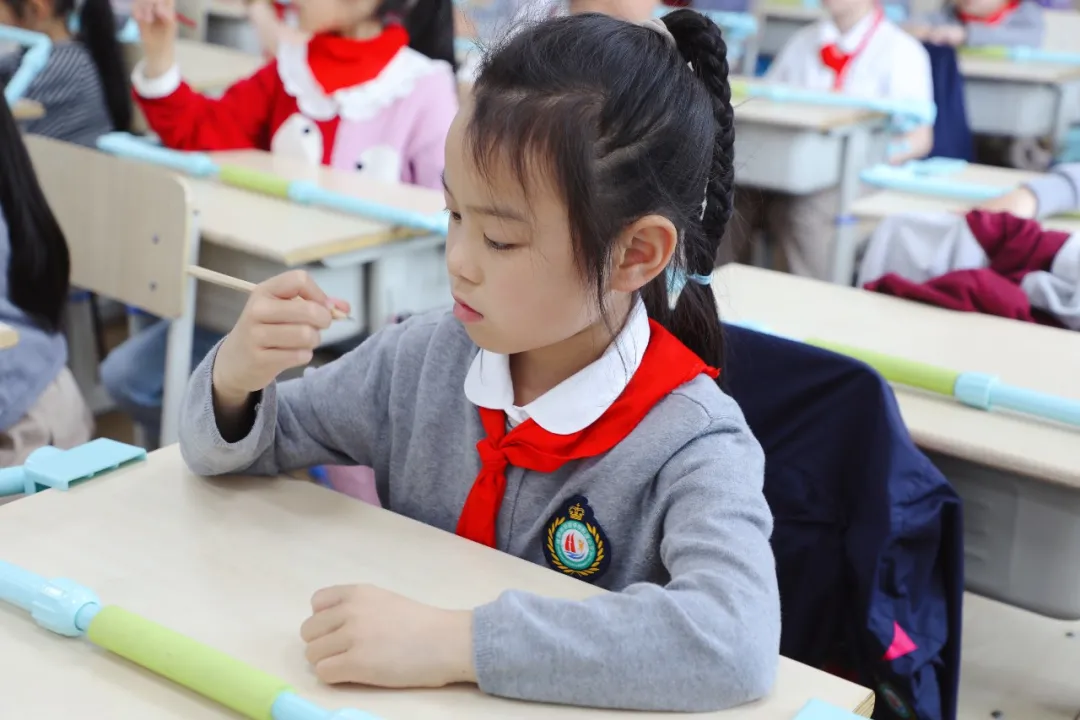 「家长课堂」——华中附小家长进课堂之爱护眼睛远离近视活动