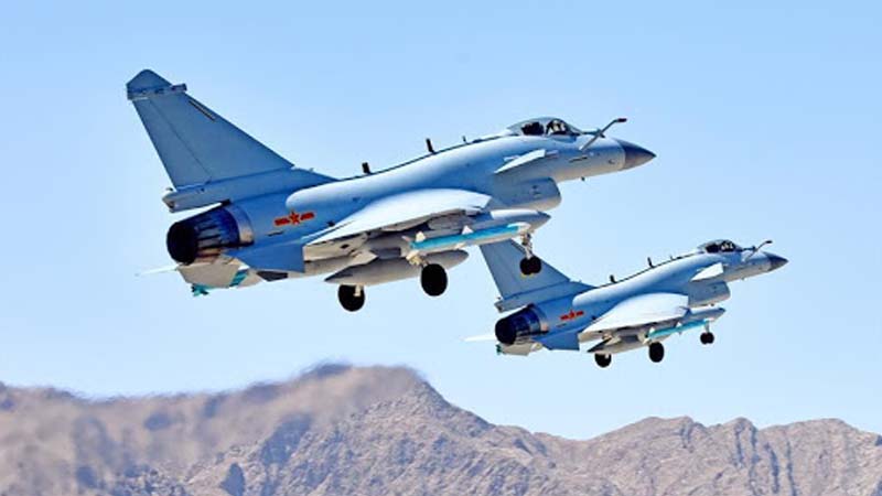 中国一种高新战机，在巴基斯坦亮相了！露出一