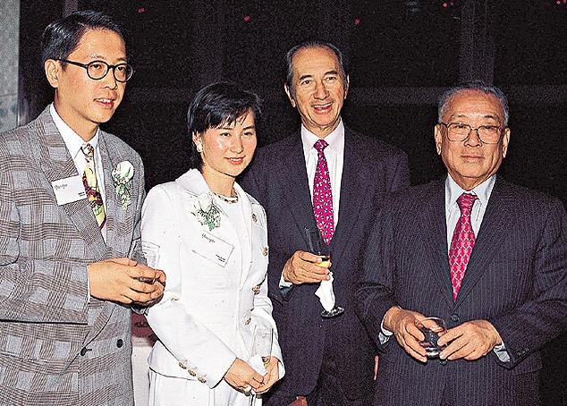 为何许晋亨和何超琼结婚花心依旧，和李嘉欣却