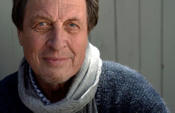 最赚钱的老年模特，被家暴9年，养大3个亿万富翁，儿子创立特斯拉