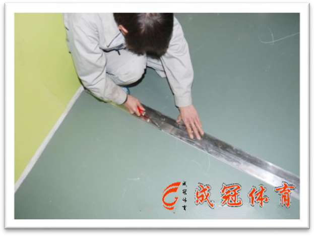 舞蹈室地板膠鋪裝麻煩嗎？了解工藝后一點(diǎn)都不難