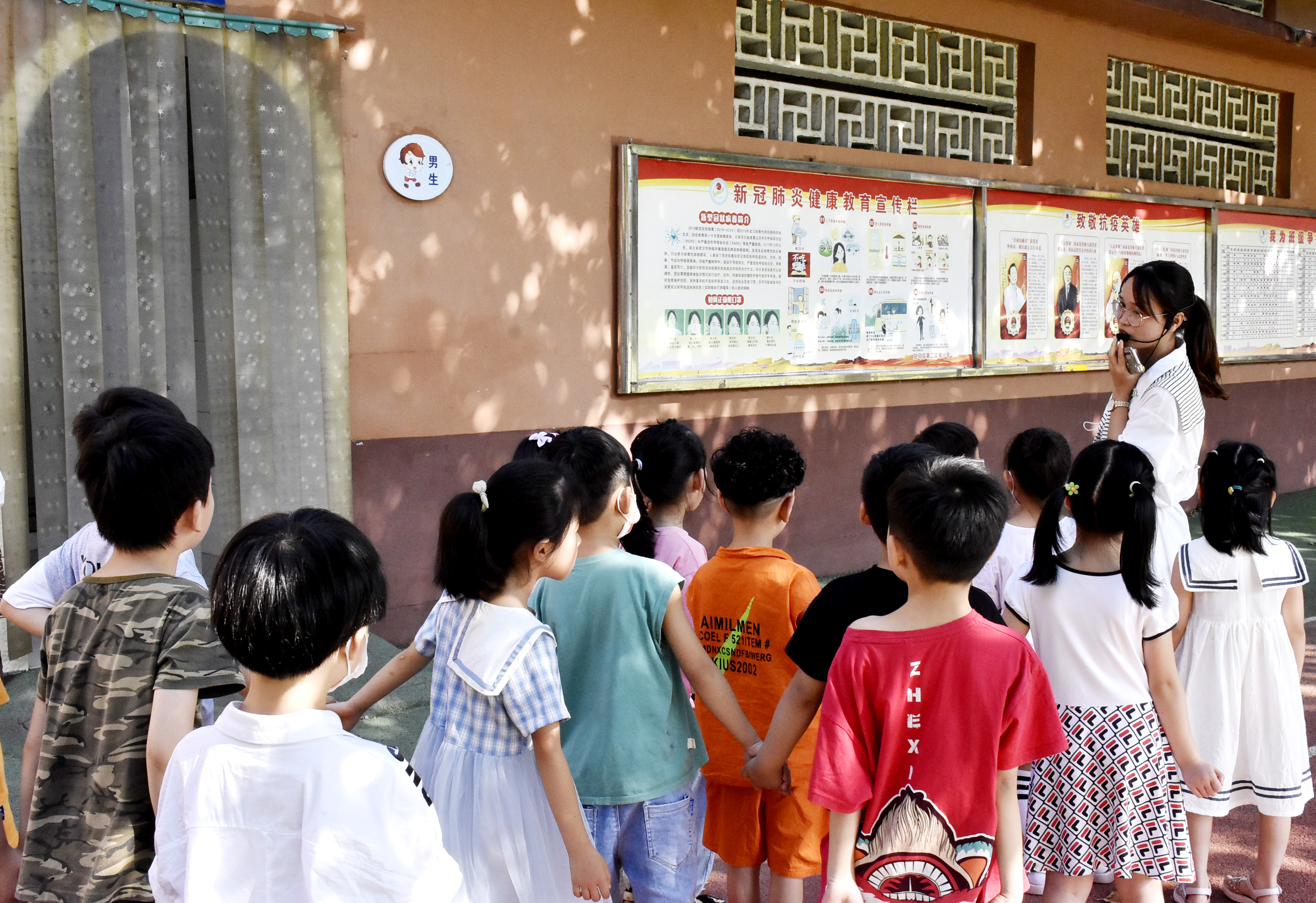 好開(kāi)心！我們是小學(xué)生了——駐馬店第二實(shí)驗(yàn)小學(xué)一年級(jí)新生入學(xué)掠影