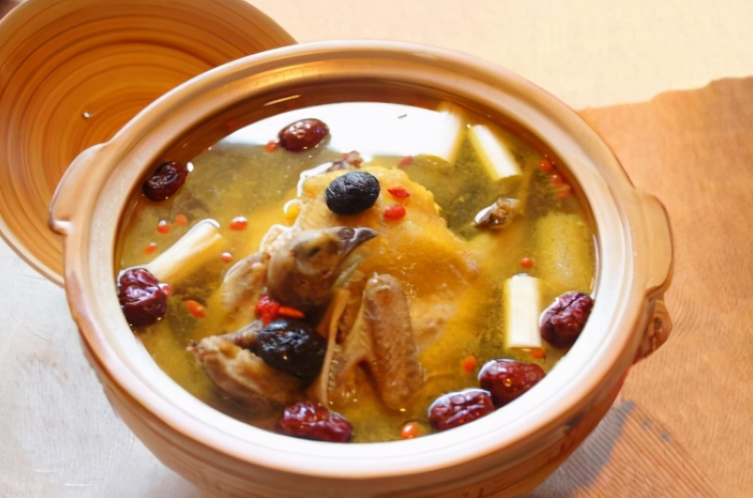 圖片[1]-燉雞湯的5個(gè)技巧 清亮不腥-起舞食譜網(wǎng)