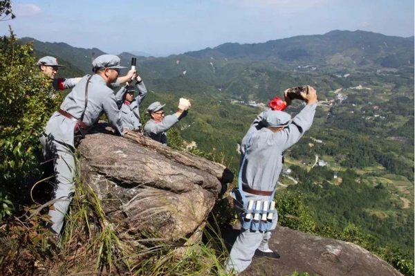 1935年，红军两位高级将领失踪，53年后一高僧揭秘二人去向