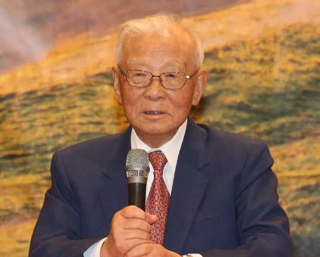 台军方表态!资深上将力挺张亚中,呼吁必须实现两岸尽快和平统一