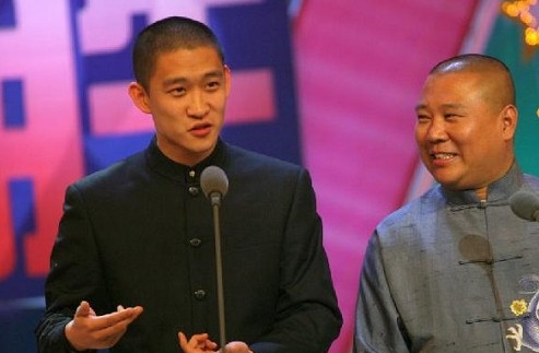 35岁曹云金好事将近？女助理与其互动频繁，网友曝多次出现在家中