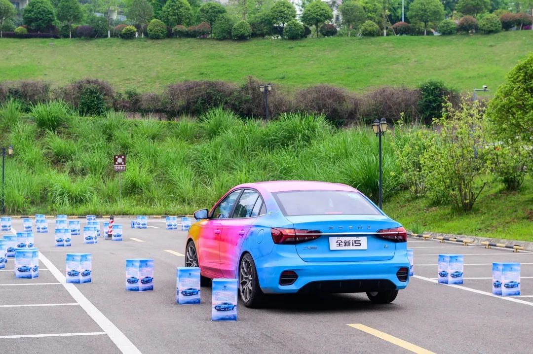 这款自主品牌轿车5万起步，却有着大空间和高配置