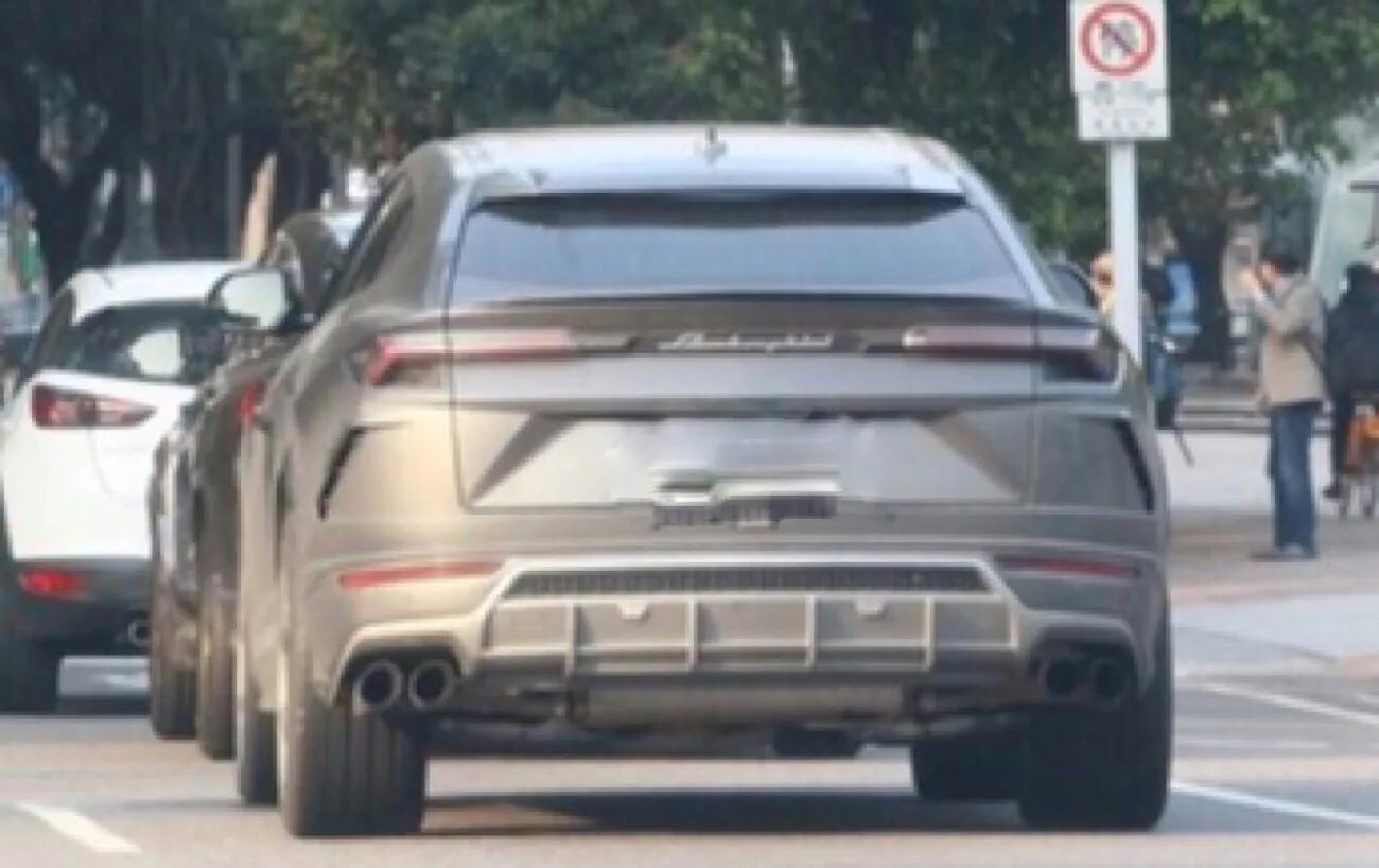 周杰倫一家四口出門吃甜品，一雙兒女正臉曝光，姐弟模樣很可愛