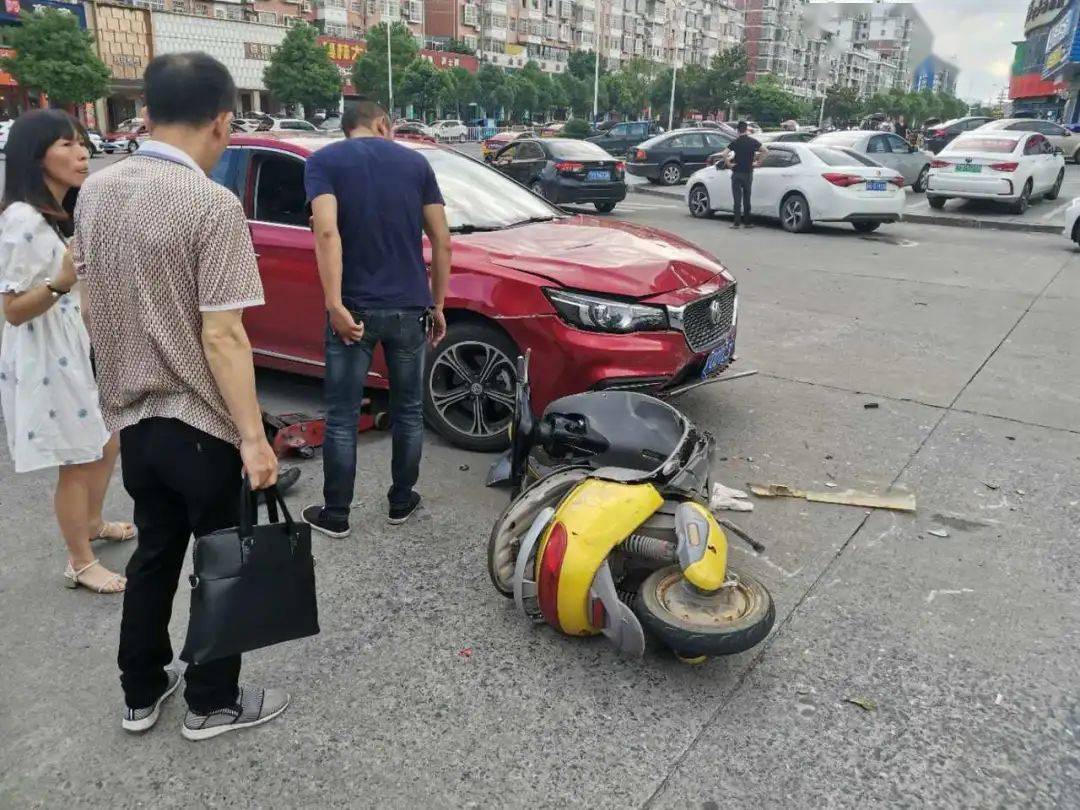汽車三者險200萬又能怎樣，這些錢該賠還得賠，別大意