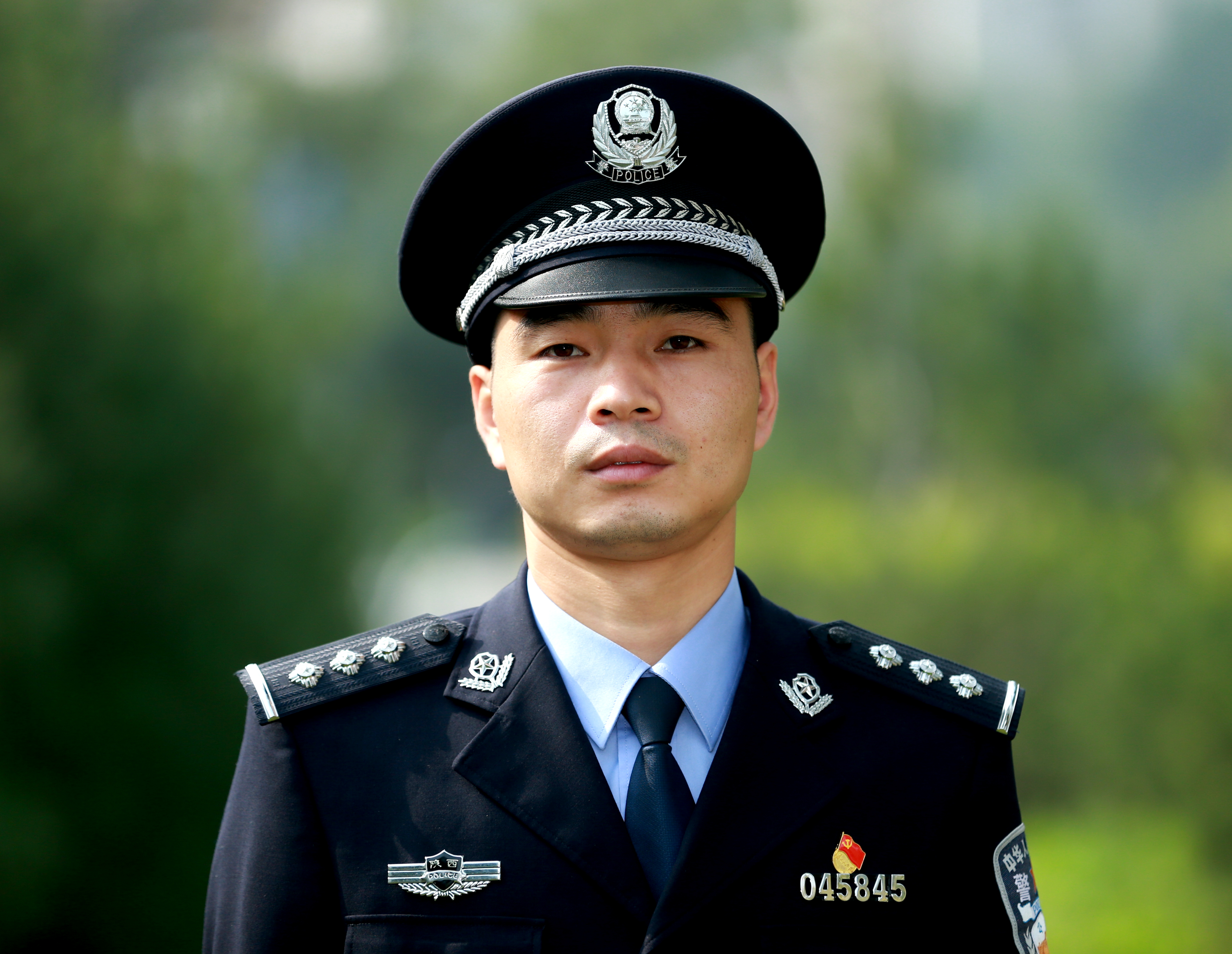 姚晓亮,男,汉族,现年34岁,中共党员,大学本科学历,一级警司,合阳县