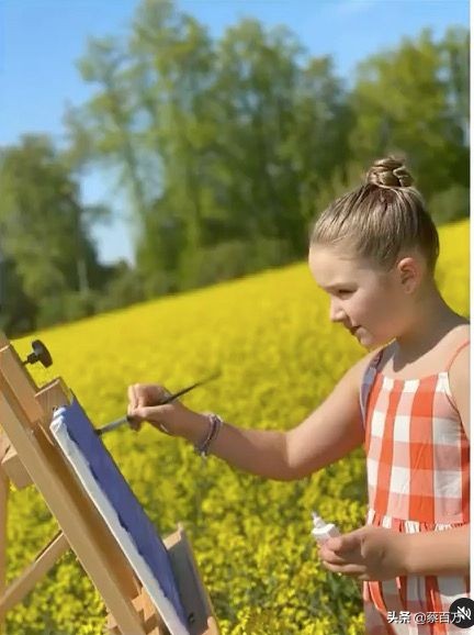 赶在封国之前逃离英国，贝克汉姆一家飞到佛罗