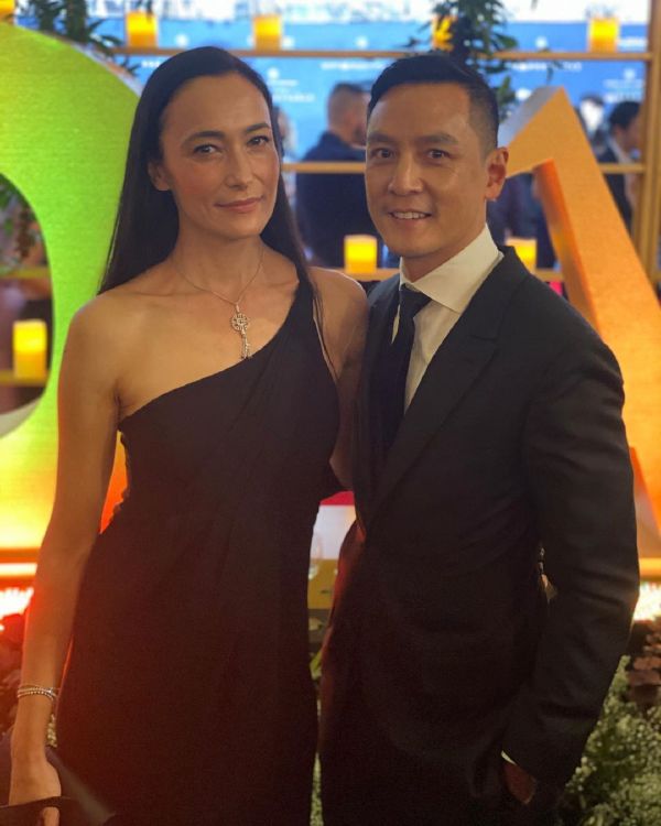 吴彦祖晒女儿出生照，被误会生二胎，曾称已10年不与老婆亲近