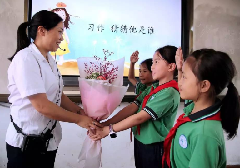 有人提议取消“教师节”，获得老师一致赞同，