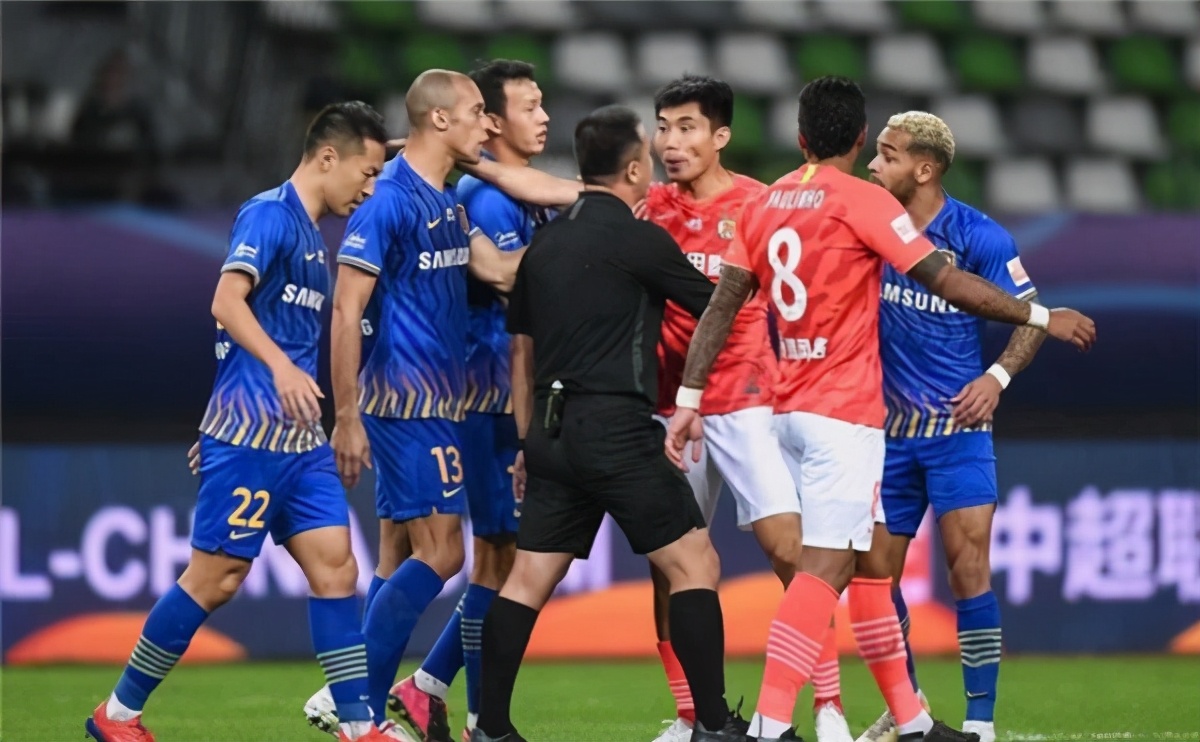 从郑智到保利尼奥，再到韦世豪锁喉，足协为何迟迟不罚恒大？