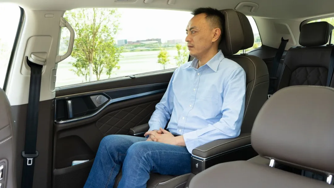 上汽大众进军“航空界”，造了一台「头等舱」