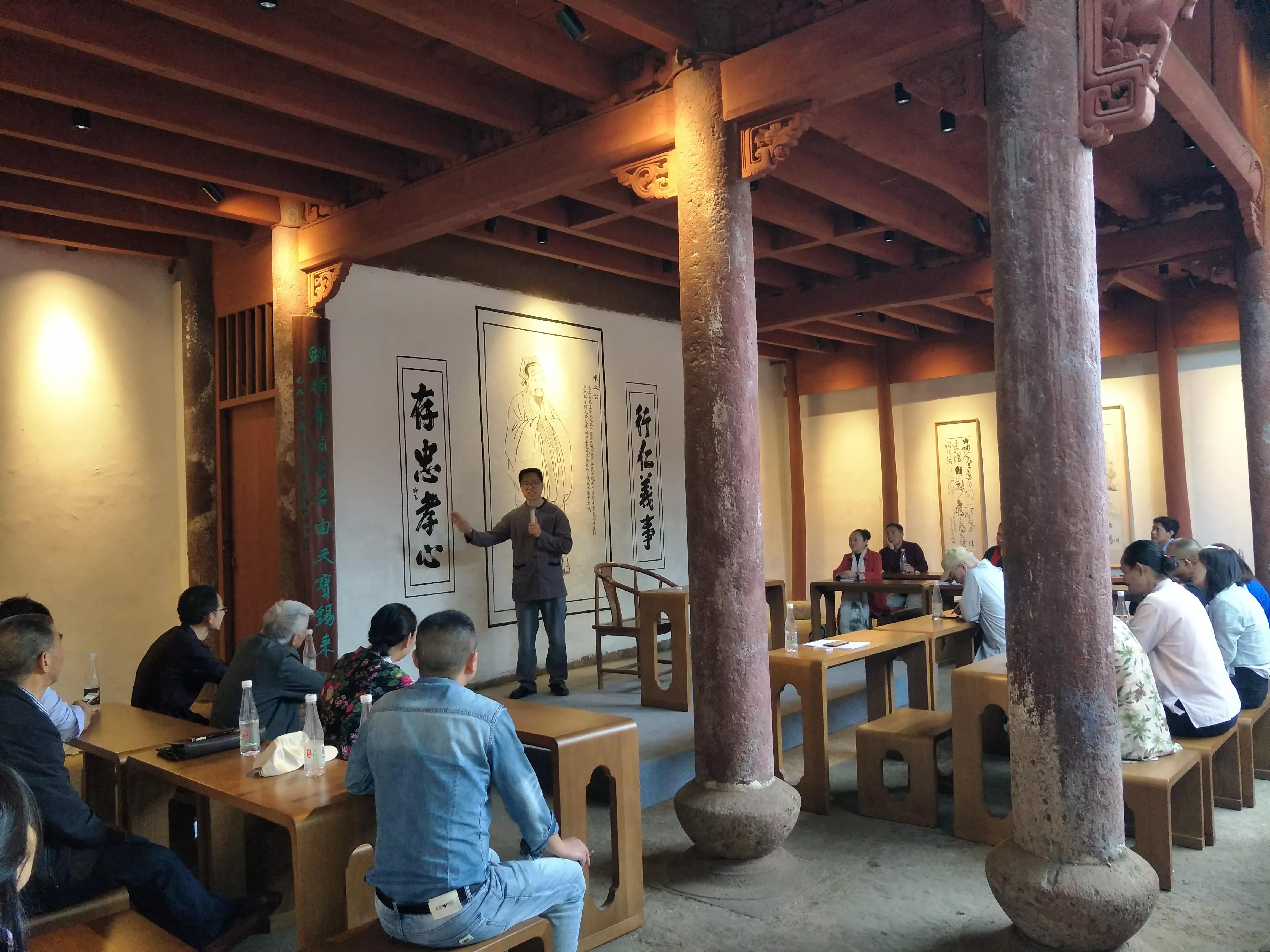 嫘祖文化传播者何君梅参加五一独峰书院《倪翁道坛》文化雅集活动