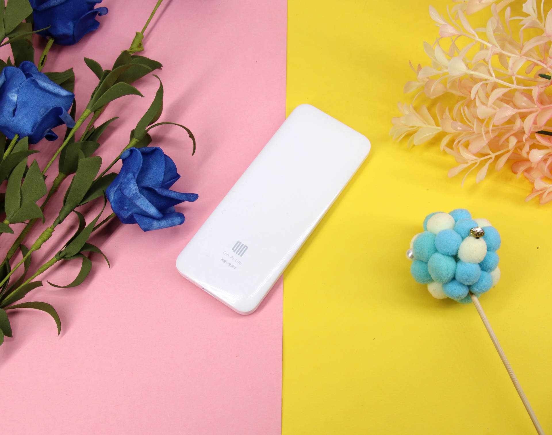 简单纯粹、小而精致，多亲AI电话F21s,自带潮流属性