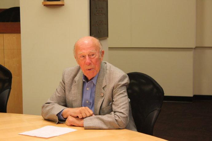 美國為主，英國協同，妄圖讓世界經濟�有控制的解體�