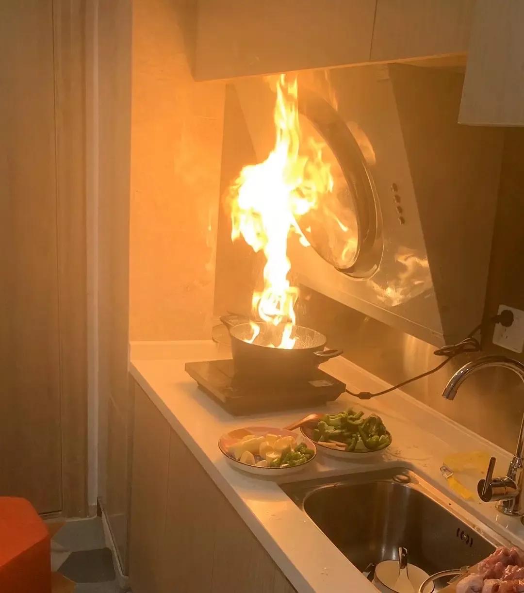 我把厨房炸了