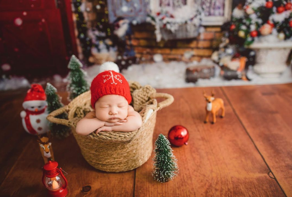 王祖藍曬全家福慶二寶滿百天，妹妹長相隨媽，姐姐笑起來超像爸爸